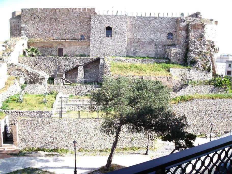 Aragonese Panzió Reggio Calabria Kültér fotó